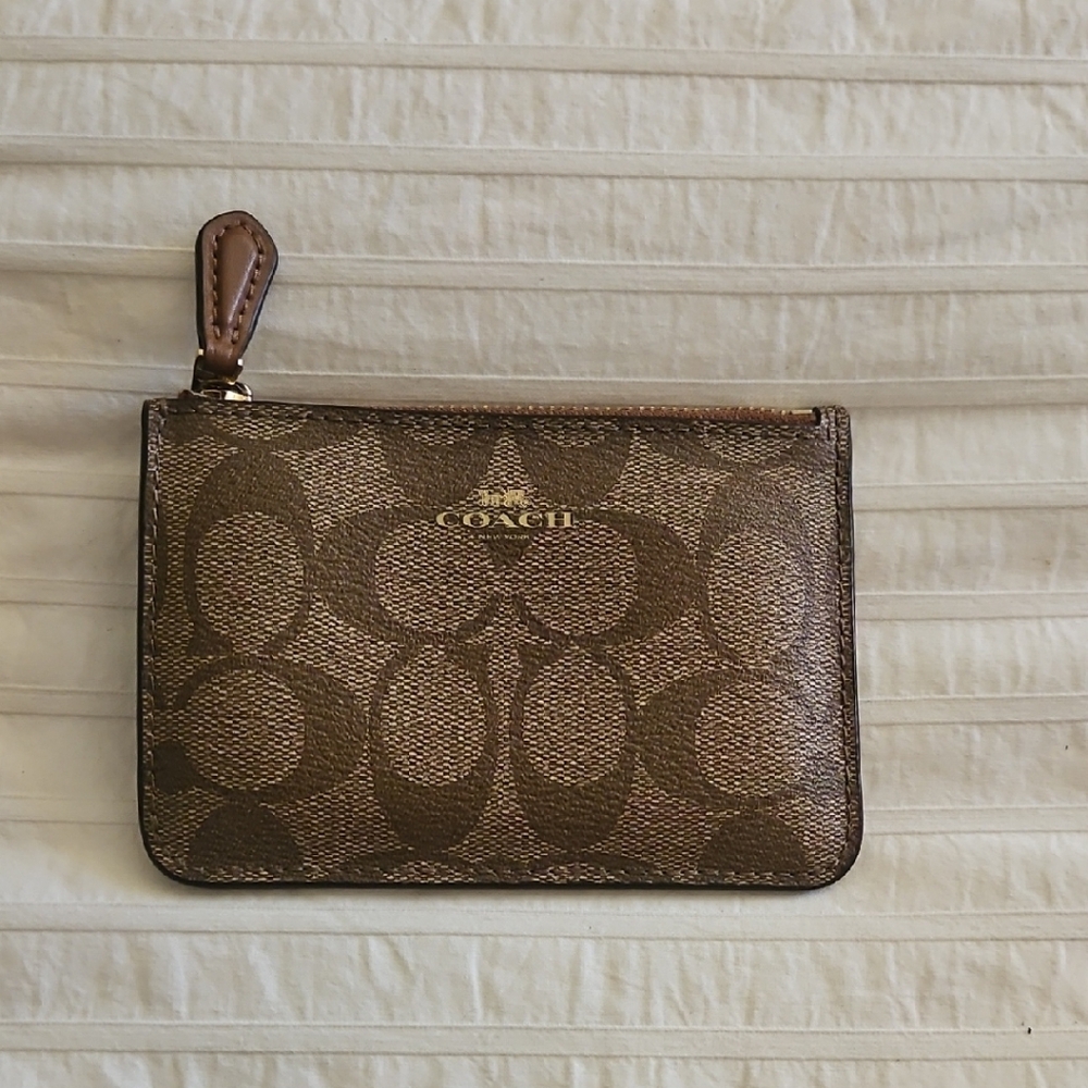Authentic Coach Tan Signature Pouch